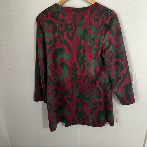 Pink and Green Blazer with Organic Pattern and Notched Collar - Picture 2 of 4